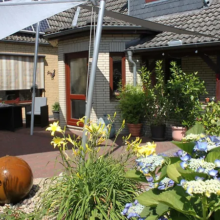 Haus Hahn Апартаменты *
